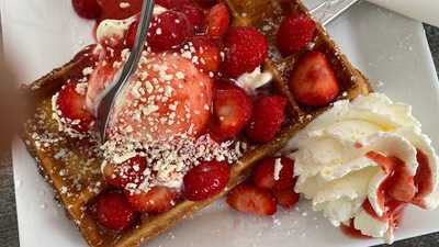 Eis Café Ra Luna, Das Stimmt Nicht, Ist Geöffnet.