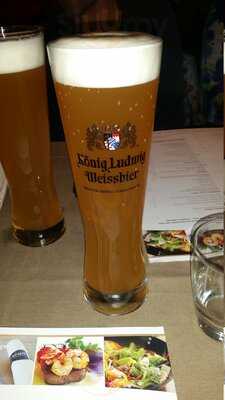 Branche Restaurant, Bar & Lounge