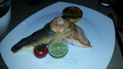 Branche Restaurant, Bar & Lounge