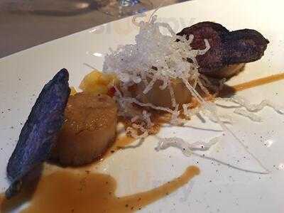 Branche Restaurant, Bar & Lounge