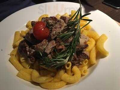 Branche Restaurant, Bar & Lounge