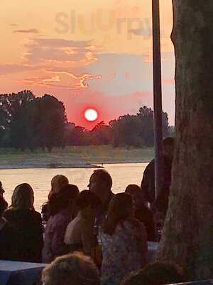 Rheinterrasse Veranstaltungsraume Und Biergarten