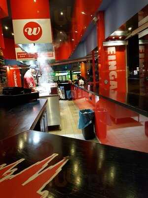 Weltmeister Currywurst & Pommes