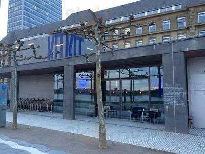 Kit Kunst-im-tunnel Café