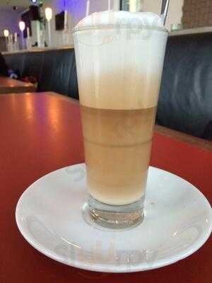 Kit Kunst-im-tunnel Café