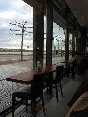 Kit Kunst-im-tunnel Café