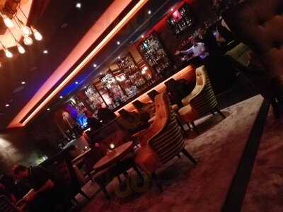 Tinos Restaurant & Bar