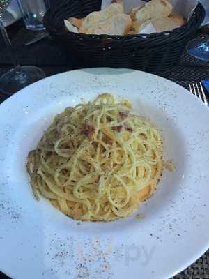 Unique Café Lounge Bar