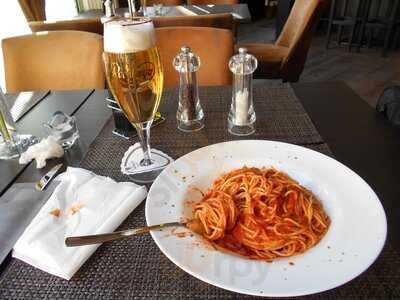 Unique Café Lounge Bar