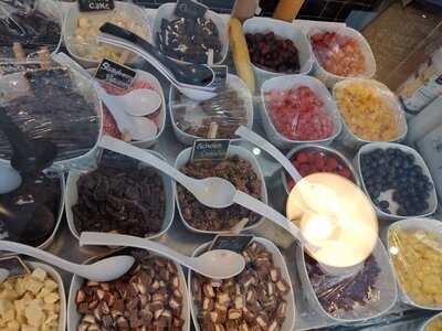 Shiyogu Frozen Yogurt Inh. Rifaz Reyal