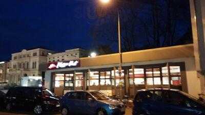 Pizza Hut Frankfurt, Zoo