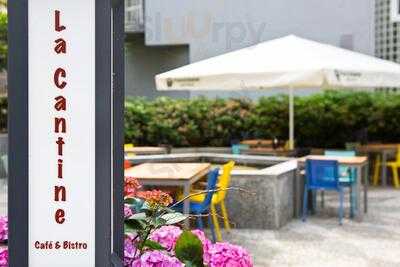 La Cantine Cafe & Bistro