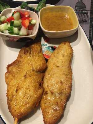 Lay Thai Restaurant & Lounge