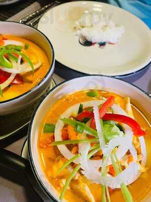 Lay Thai Restaurant & Lounge