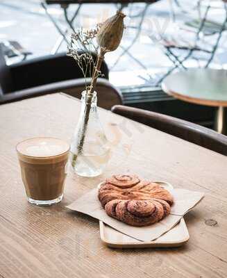 Woyton Im Dumont-carré