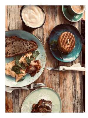 Lina's Brew Bar & Deli