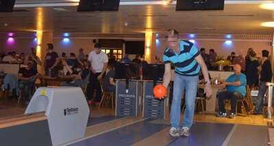 Halle Neun - Kegelbahn & Gaststätte