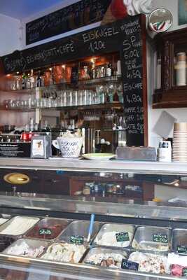 Giuseppe's Eiswerkstatt Café