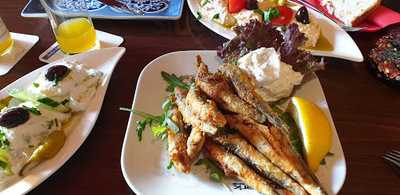 Dlml's Bistro & Ouzeria