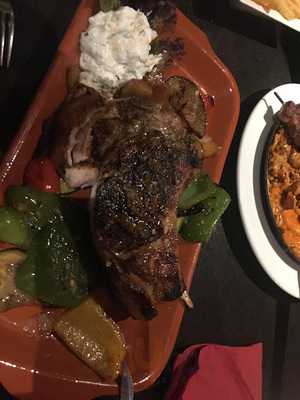 Dlml's Bistro & Ouzeria