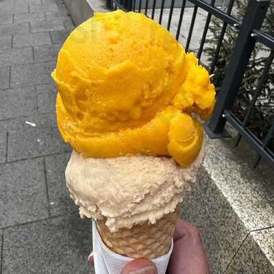 Dulce Chocolate & Ice Cream