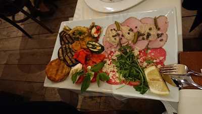 Cafe Bistro Primo Piano