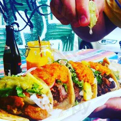 Los Carnales Taquería