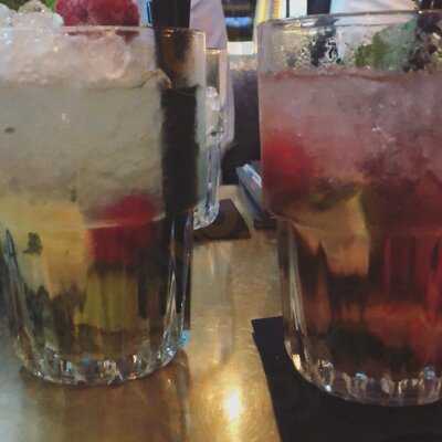 Helium | Contemporary CafÉ & Bar Concept