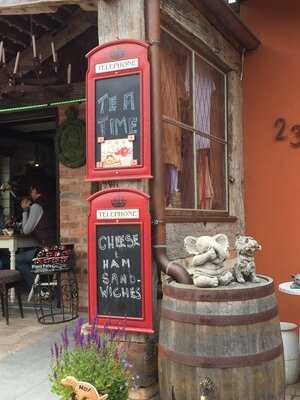 Woody's Little Britain