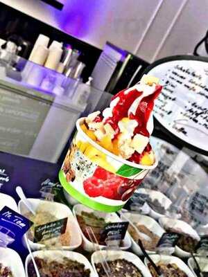 No.1 Frozen Yogurt - Magic Cup