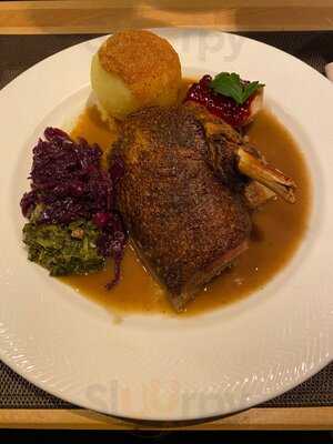 Ebert Restaurant & Bar