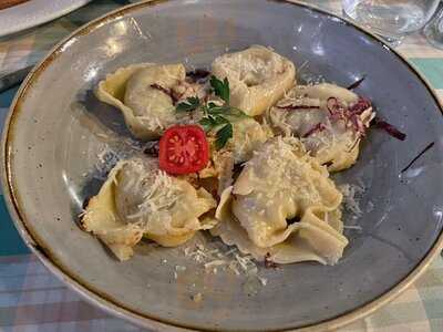 Ebert Restaurant & Bar