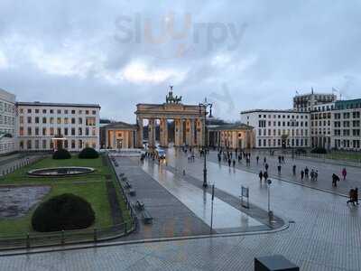 Lorenz Adlon Esszimmer