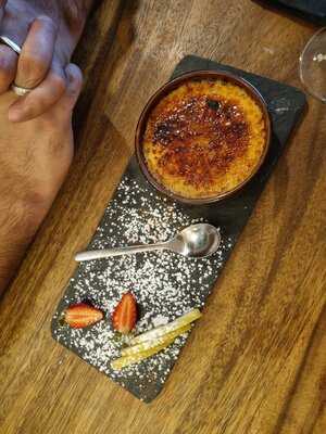 La Cantine D'augusta Käse Restaurant Und Wein Bar