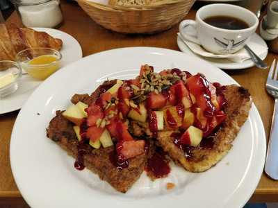 Pauline Café & Bistro