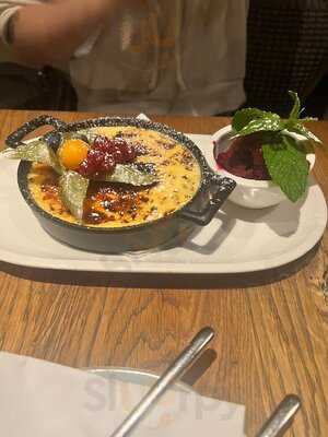 Neumann's Bistro & Weinbar