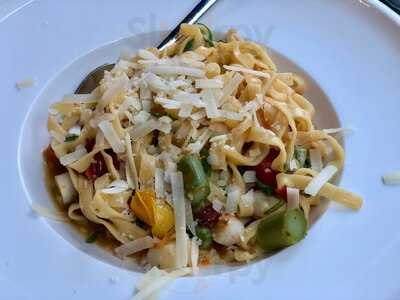 Neumann's Bistro & Weinbar