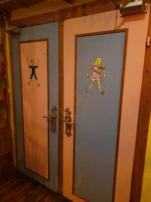 Weingalerie Und Cafe "no!"