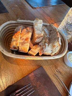 Clouds - Heaven's Bar & Kitchen