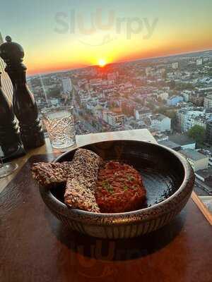 Clouds - Heaven's Bar & Kitchen