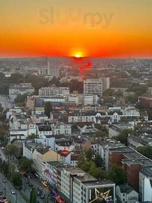Clouds - Heaven's Bar & Kitchen
