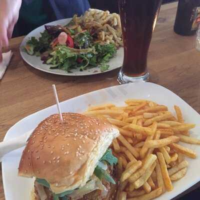 Hatari - Pfälzer Stube