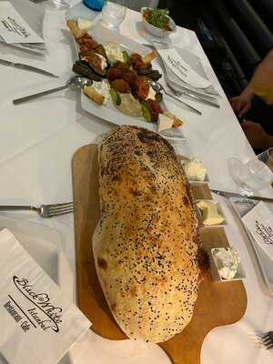 Black & White Türkisches Restaurant & Cafe