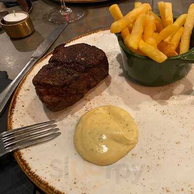 Black Pug Restaurant & Bar