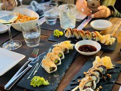 Henny's Restaurant & Events