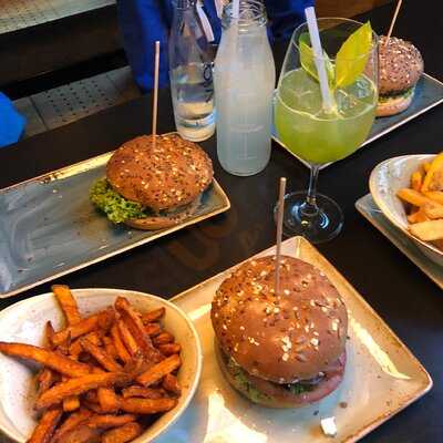 Hans Im GlÜck Burgergrill & Bar