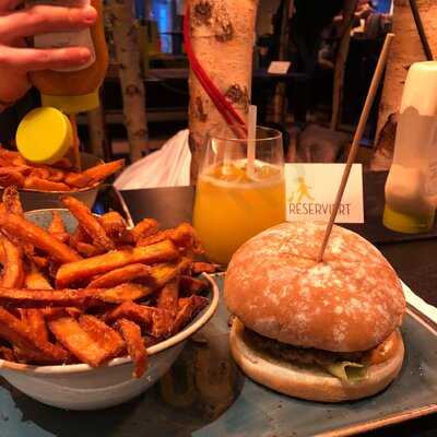 Hans Im GlÜck Burgergrill & Bar