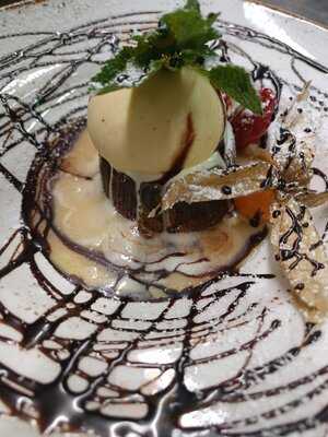 Riviera Restaurant & Bar