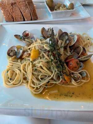 Riviera Restaurant & Bar