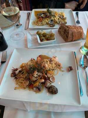 Riviera Restaurant & Bar